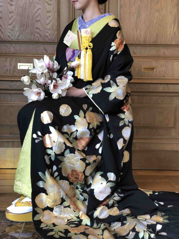 和装コーディネートのご紹介～黒地の色打掛～