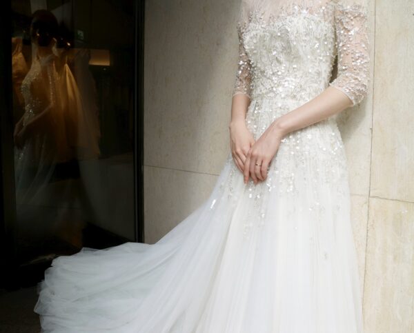 マイナビウエディングにて吉川愛さんにお召しいただいたJenny Packham（ジェニー・パッカム）のウエディングドレス