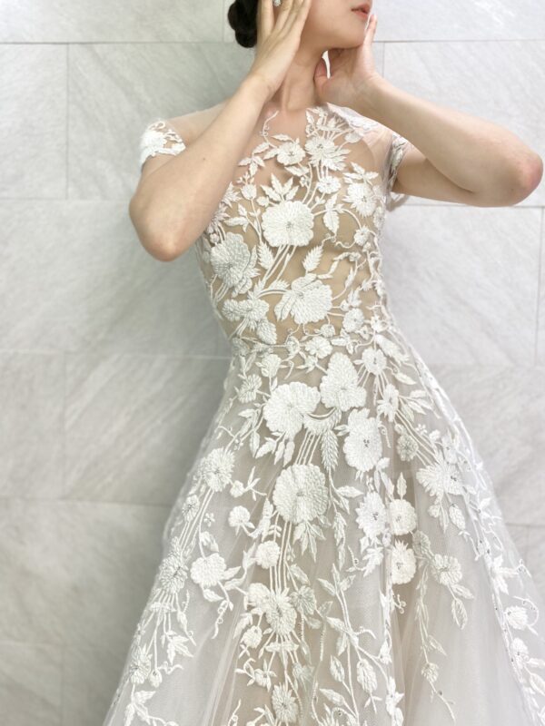 Reem Acra（リーム アクラ）の新作ウェディングドレスのご紹介