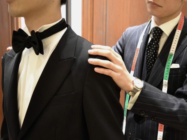 結婚式でおすすめのオーダータキシードをご紹介