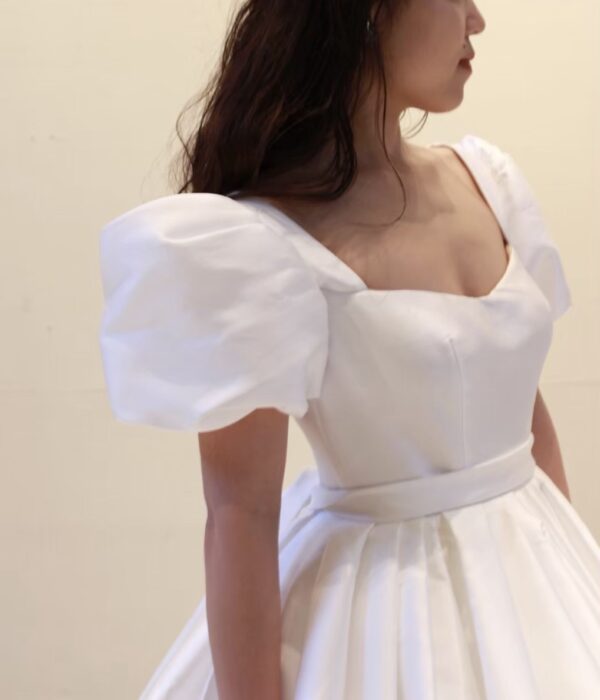Reem Acra（リームアクラ）ビッグパフスリーブが印象的な新作ウェディングドレスのご紹介