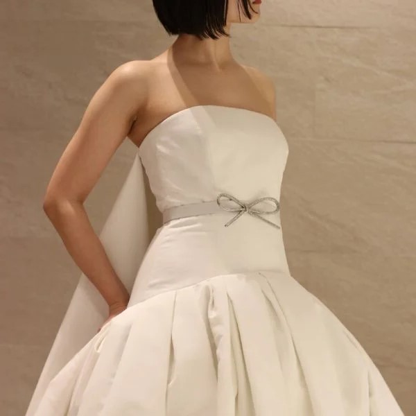Oscar de la Renta（オスカー デ ラ レンタ）のアディション店 限定ウェディングドレス