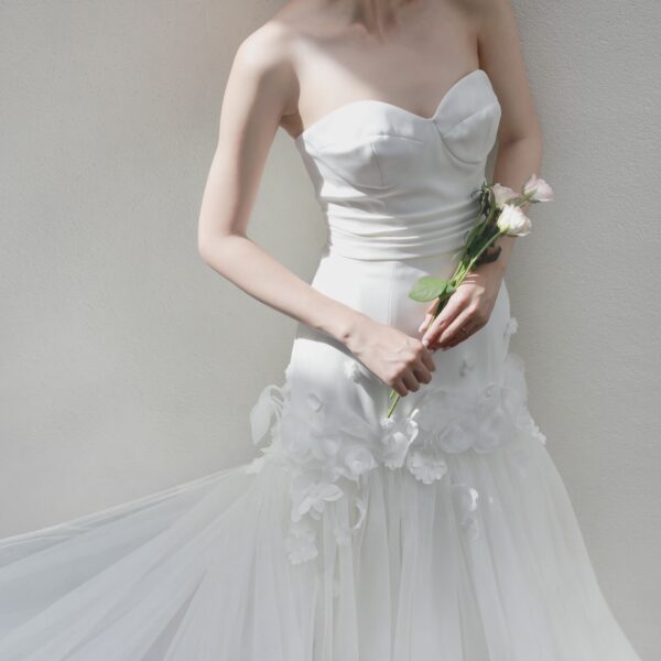 ソラ神戸で纏う、VIKTOR＆ROLF MARIAGE（ヴィクター アンド ロルフ マリアージュ）のウェディングドレス