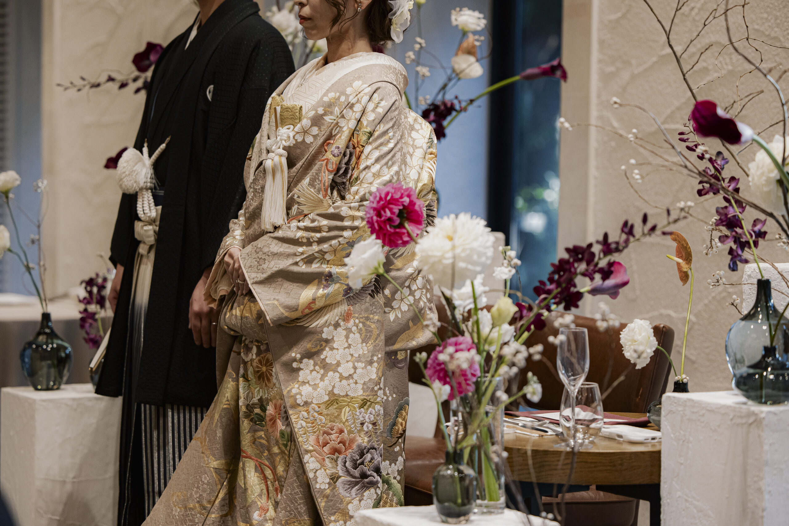 人生の節目である結婚式にて日本を代表する婚礼衣装である色打掛と紋付をゲストにもお披露目